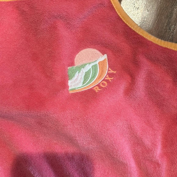 Girls Roxy romper. Terry cloth material. Great condition. Size 10 - Picture 2 of 4